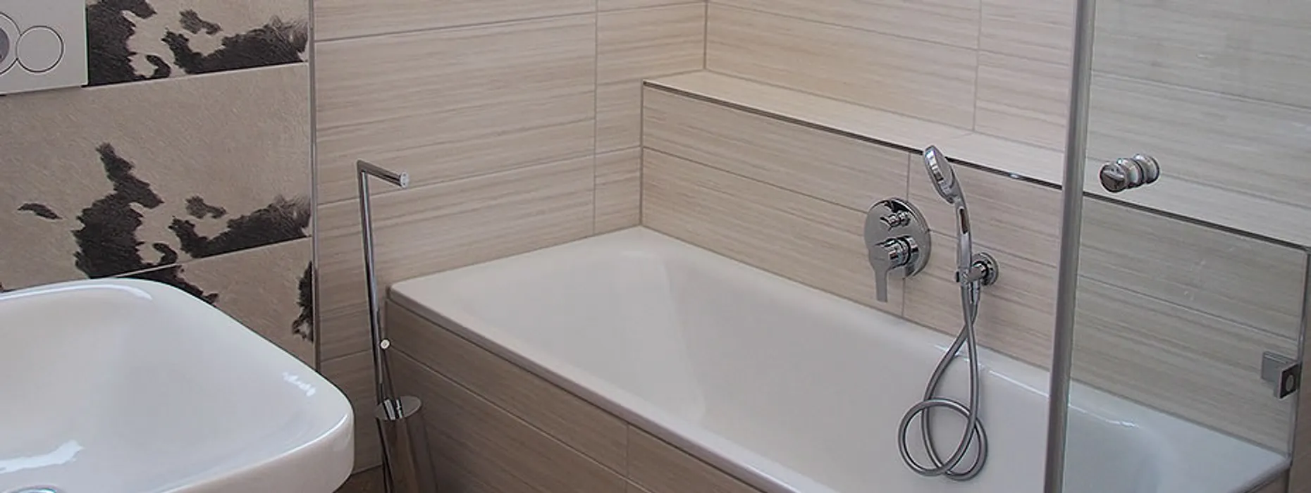 Badezimmer im Talblick mit großer Badewanne